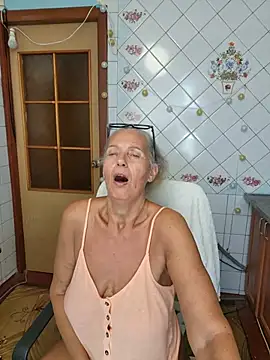 Živá chatovací místnost yalukerya