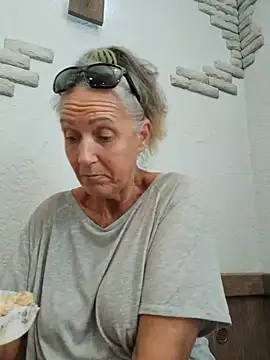 Živá chatovací místnost yalukerya