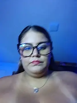 Bonny_rousse01 Adlı Modelin Canlı Sohbet Odası