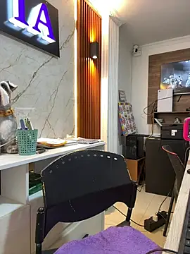 Kloe_rousse01 Adlı Modelin Canlı Sohbet Odası