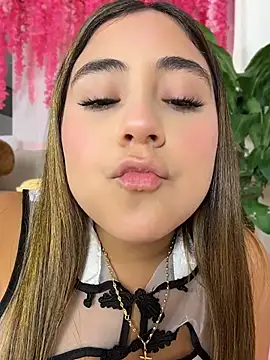 Sala de chat en directo de MelodyRey__