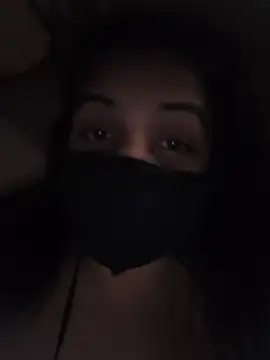 Chat soba uživo modela REENA-STRIP