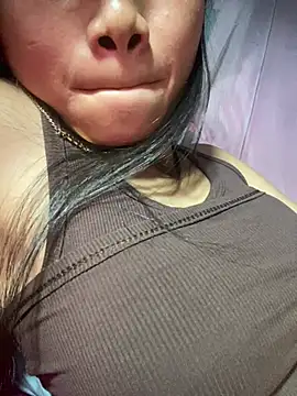 Онлайн чат Emmi_cute9x