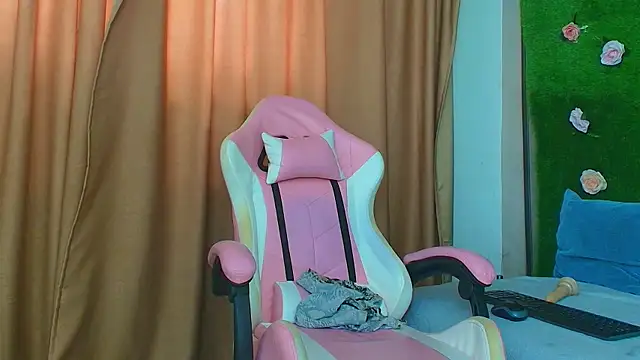 AmmyFlirty's Live Chat Room