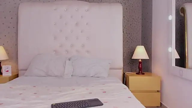 Anthaarr Adlı Modelin Canlı Sohbet Odası