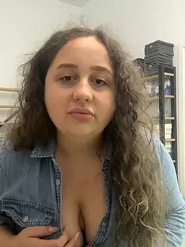 ห้องแชทสดของ CurlyMaddie
