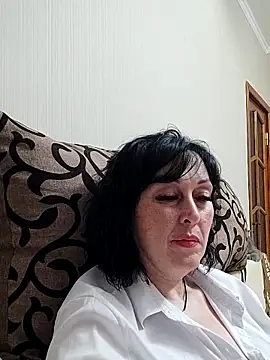 HelgaDennis – live chatrum
