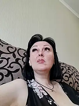HelgaDennis' Live Chat Room