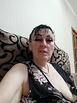 HelgaDennis – live chatrum