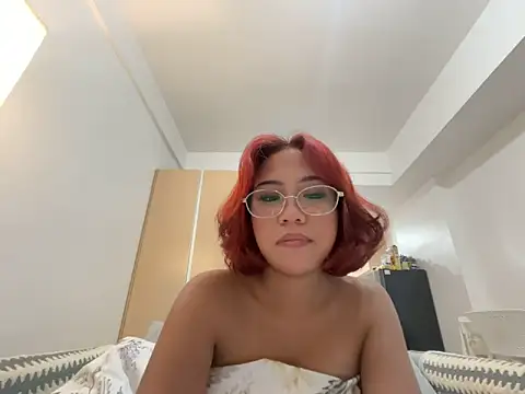 misscutee's Live Chat Room