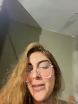 חדר צ'אט בשידור חי של miiabellovic