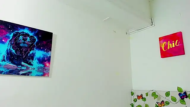 LindaCatalina_ – Naživo chatovacia miestnosť