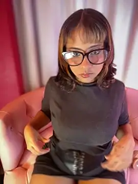 غرفة دردشة LeylaKnox المباشرة