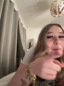 חדר צ'אט בשידור חי של Kiiixj2
