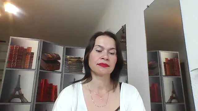 Selena_Moo Adlı Modelin Canlı Sohbet Odası