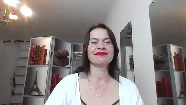 Selena_Moo Adlı Modelin Canlı Sohbet Odası