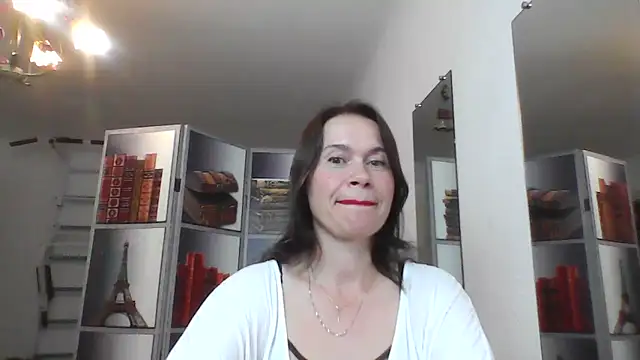 Selena_Moo Cameră chat live
