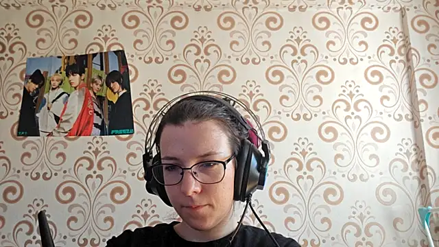 IsaSantella Live chatroom