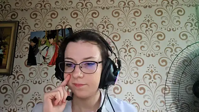 IsaSantella Live chatroom