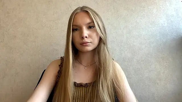 CarolineNine's Live Chat Room