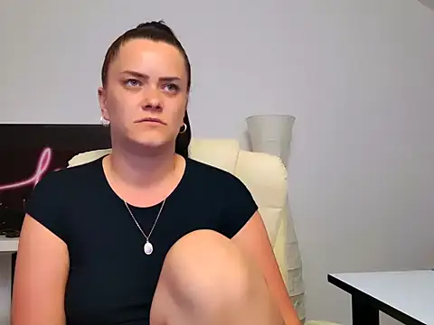 Pokazy przed seks kamerką na żywo – NicolSparkleX