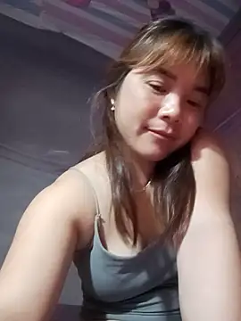 -Bangi- Adlı Modelin Canlı Sohbet Odası