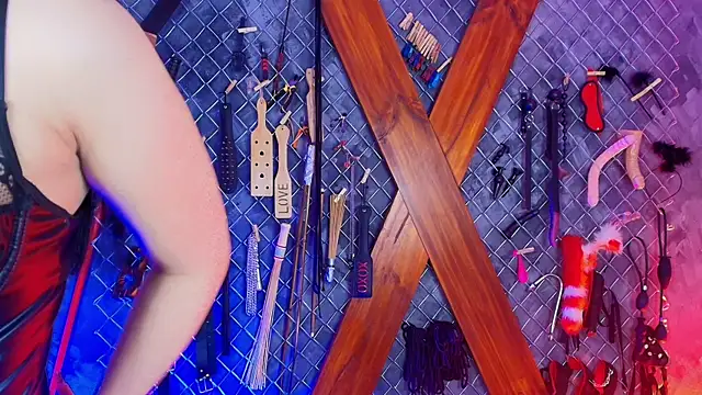 Živá chatovací místnost Mistress_lexi_bdsm