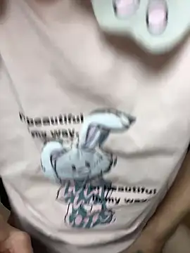 חדר צ'אט בשידור חי של lilysister66