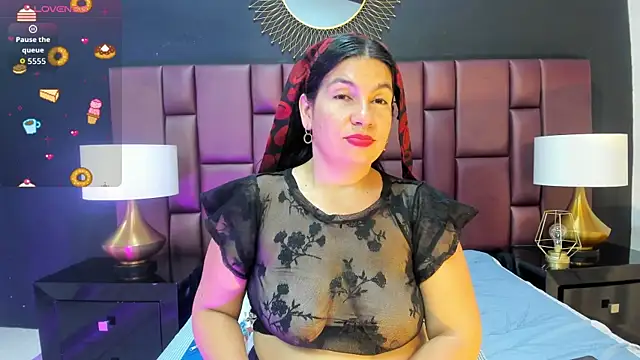 חדר צ'אט בשידור חי של DianaSheren