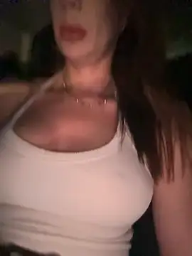 חדר צ'אט בשידור חי של zelyramonvielly