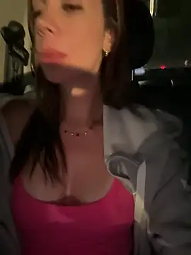 חדר צ'אט בשידור חי של zelyramonvielly
