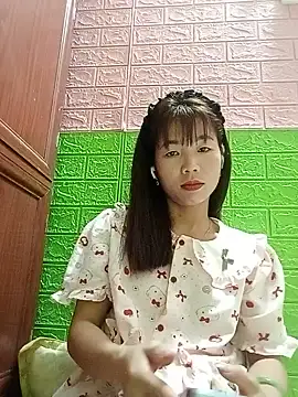 AmyLinee01 Adlı Modelin Canlı Sohbet Odası