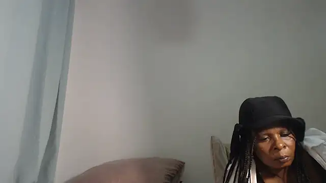 Lucia-boobsn Live chat-huone