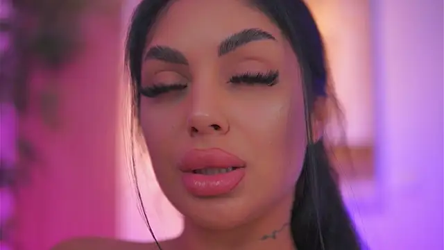 Sala de chat ao vivo de LatinaMorene