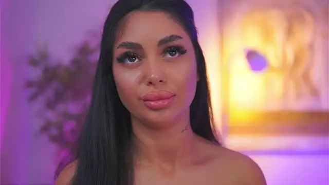 LatinaMorene – live chatrum