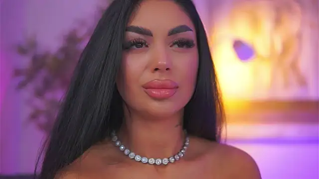LatinaMorene – live chatrum
