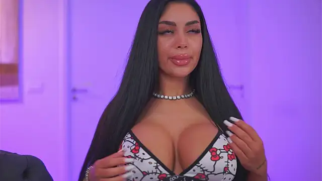 Онлайн чат LatinaMorene