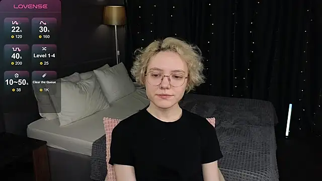 HottoKori Adlı Modelin Canlı Sohbet Odası