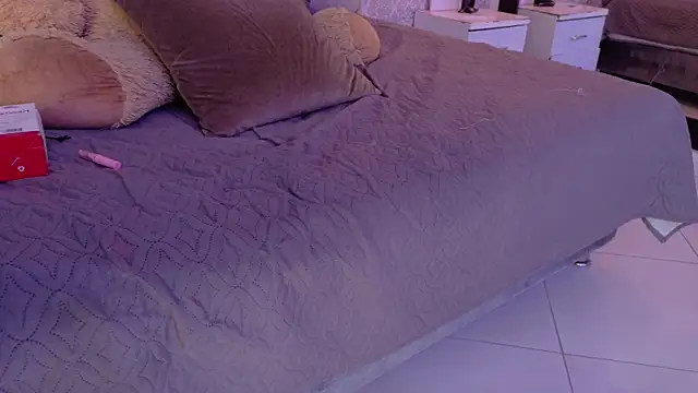 Sasha_Sin Adlı Modelin Canlı Sohbet Odası