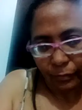 Živá chatovací místnost sexymomsn