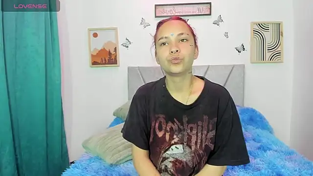 Megam_white – live chatrum