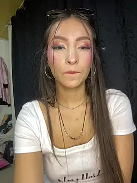 חדר צ'אט בשידור חי של Itze_Mua