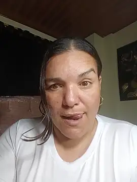 Zuleyka_69's Live Chat Room