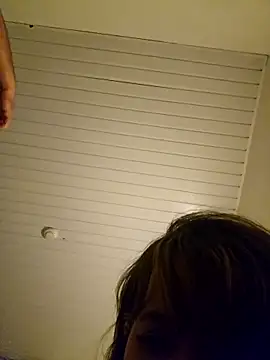 חדר צ'אט בשידור חי של angelbby9