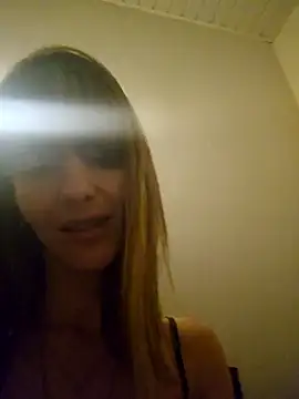 angelbby9 Adlı Modelin Canlı Sohbet Odası