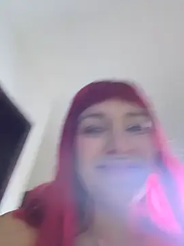 Amelie-RedHoney's Live Chat Room