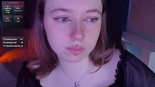 חדר צ'אט בשידור חי של SelenaLily