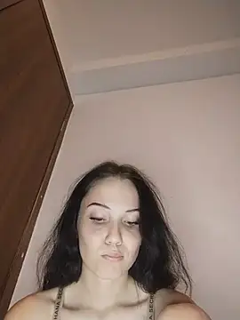 icedrosemarye Adlı Modelin Canlı Sohbet Odası