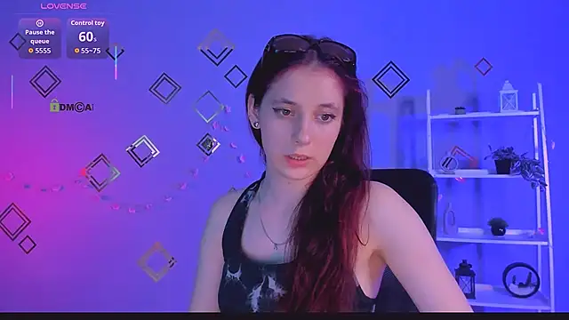 nami_glow Adlı Modelin Canlı Sohbet Odası