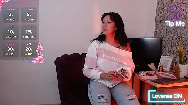 eyes_moonn – live chatrum